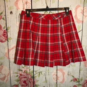 Red plaid pleaded skirt